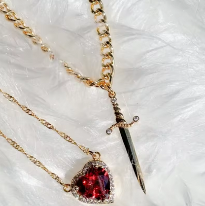 COLLAR CORAZON Y ESPADA ⚔️♥️
